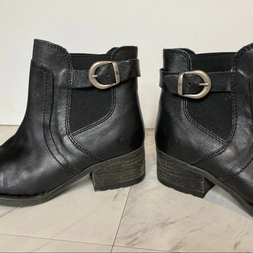 Born Mohan Black Leather Bootie 6 1/2